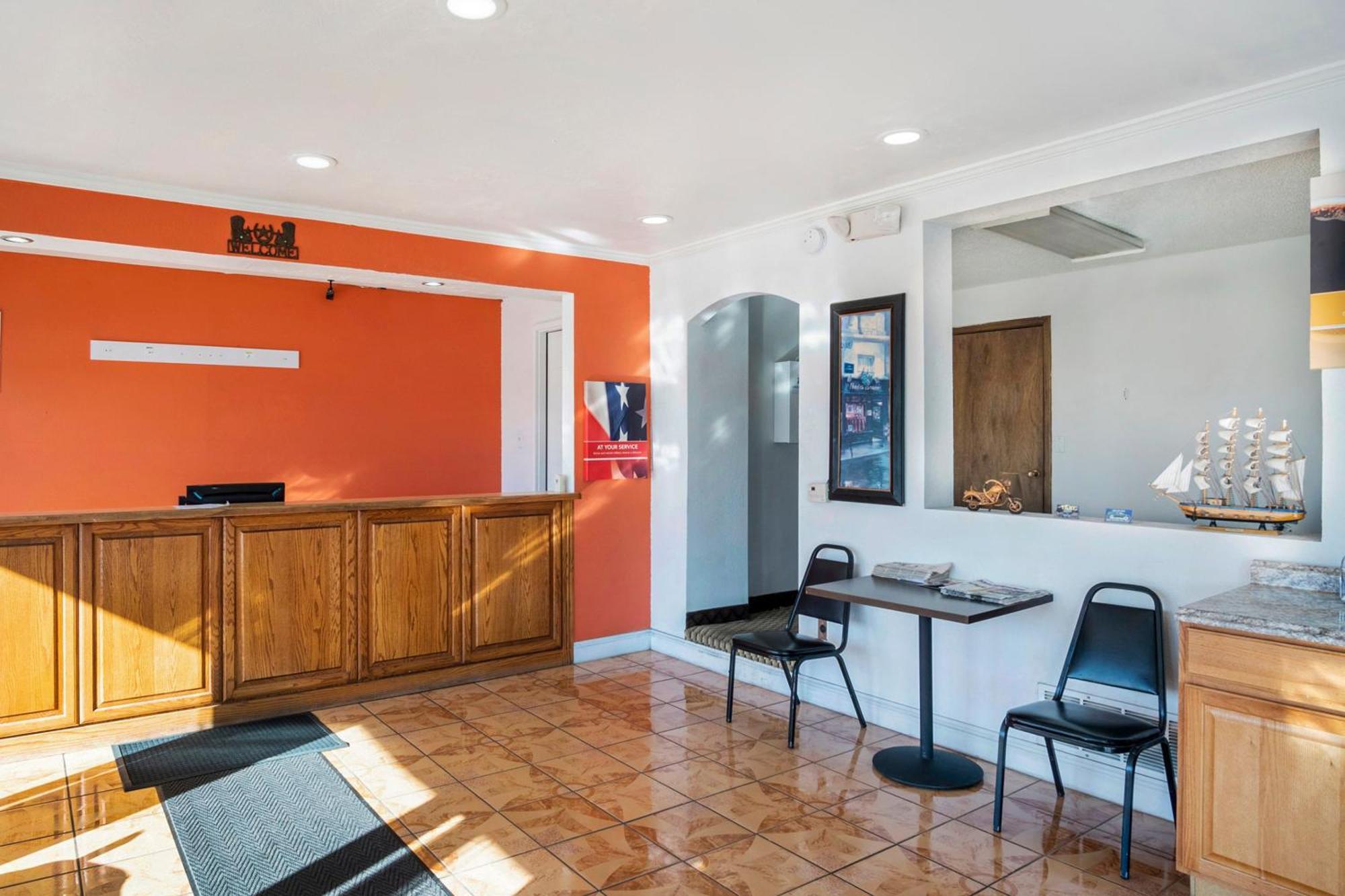 Oyo Townhouse Dodge City Ks Exterior foto
